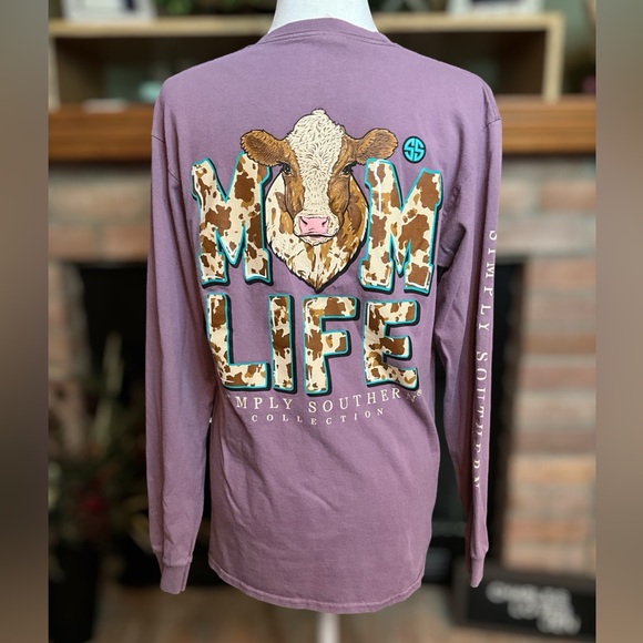 Simply Southern “Mom Life” t-shirt, size M - Picture 2 of 4